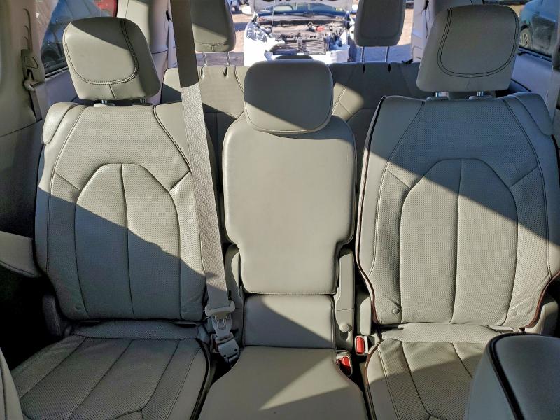 Фото 10 - CHRYSLER PACIFICA