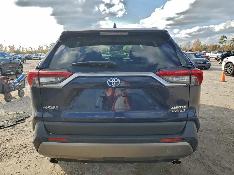 Фото 6 - TOYOTA RAV4