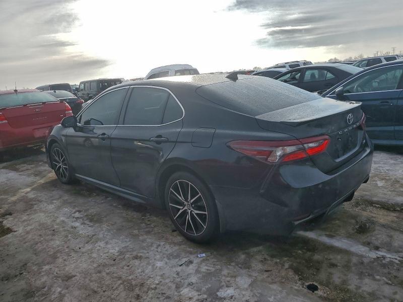 Фото 2 - TOYOTA CAMRY