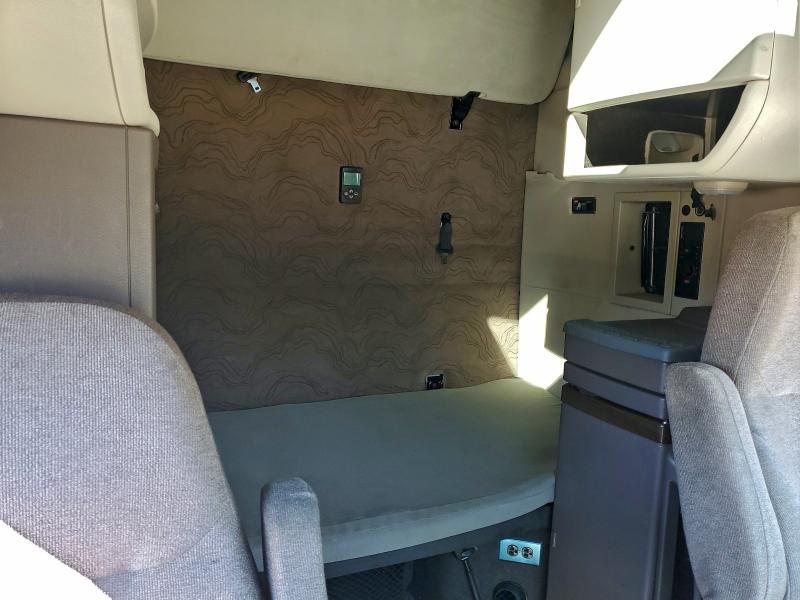 Фото 6 - VOLVO VN