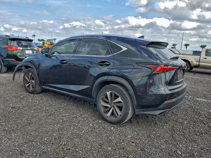 Фото 2 - LEXUS NX