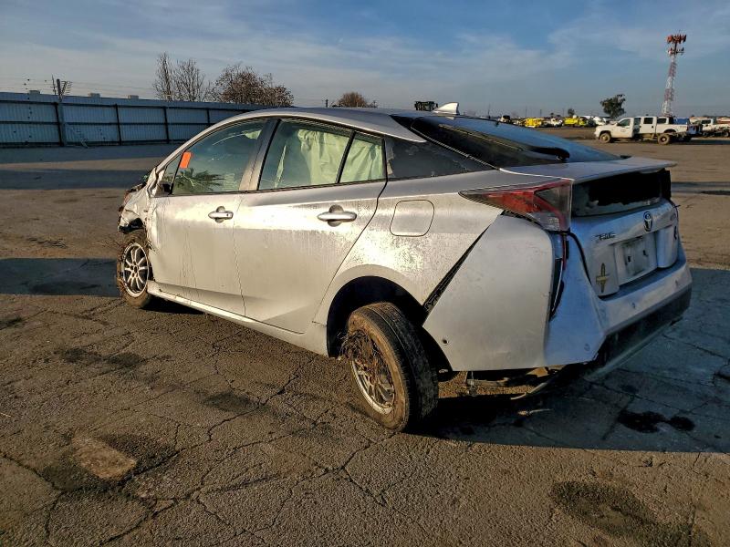 Фото 2 - TOYOTA PRIUS