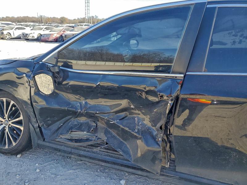 Фото 7 - TOYOTA CAMRY