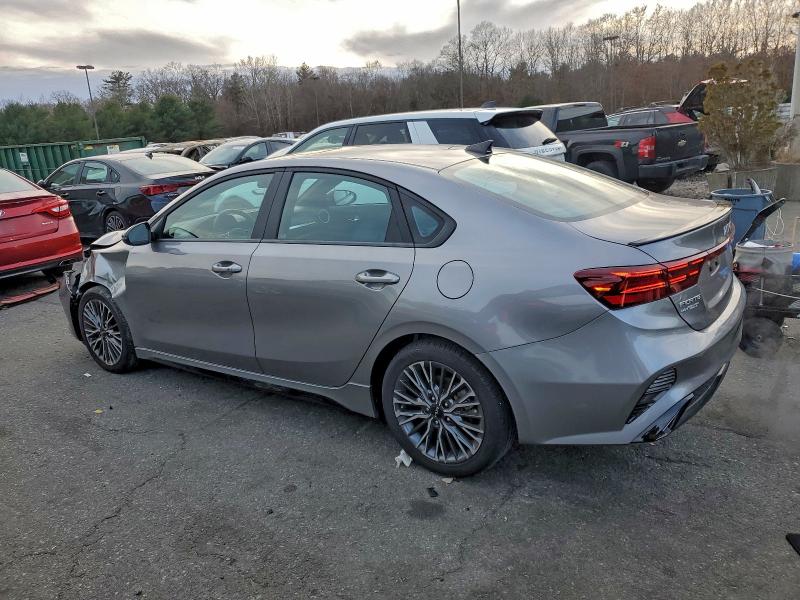 Фото 2 - KIA FORTE