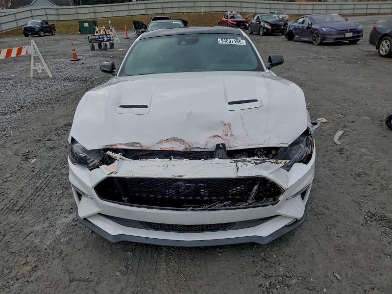 Фото 5 - FORD MUSTANG