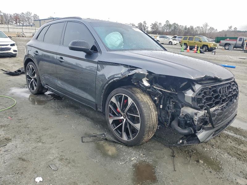 Фото 4 - AUDI SQ5