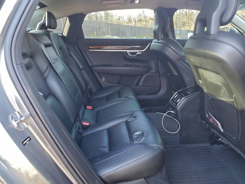 Фото 10 - VOLVO S90