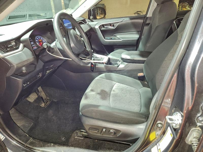 Фото 7 - TOYOTA RAV4