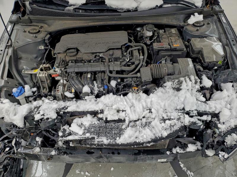 Фото 11 - HYUNDAI ELANTRA