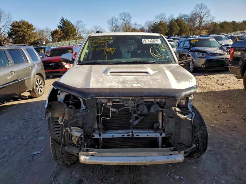 Фото 5 - TOYOTA 4RUNNER