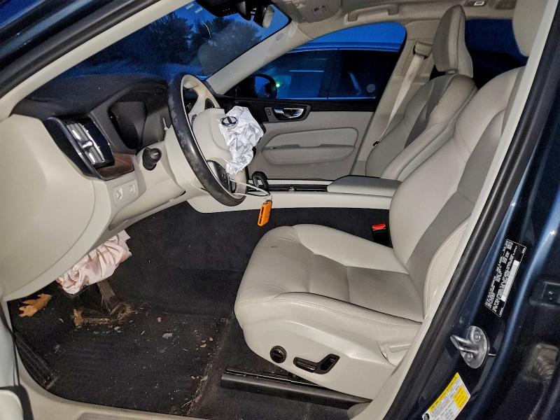 VOLVO XC60 B5 MO 2022 VIN YV4L12RK1N1039558