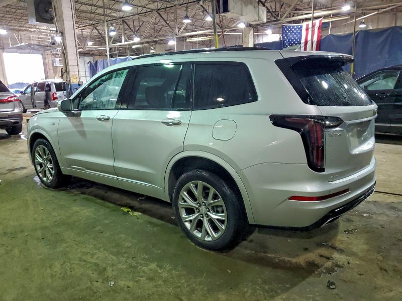 Фото 2 - CADILLAC XT6