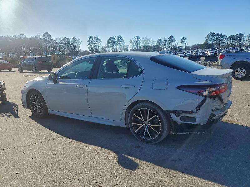 Фото 2 - TOYOTA CAMRY