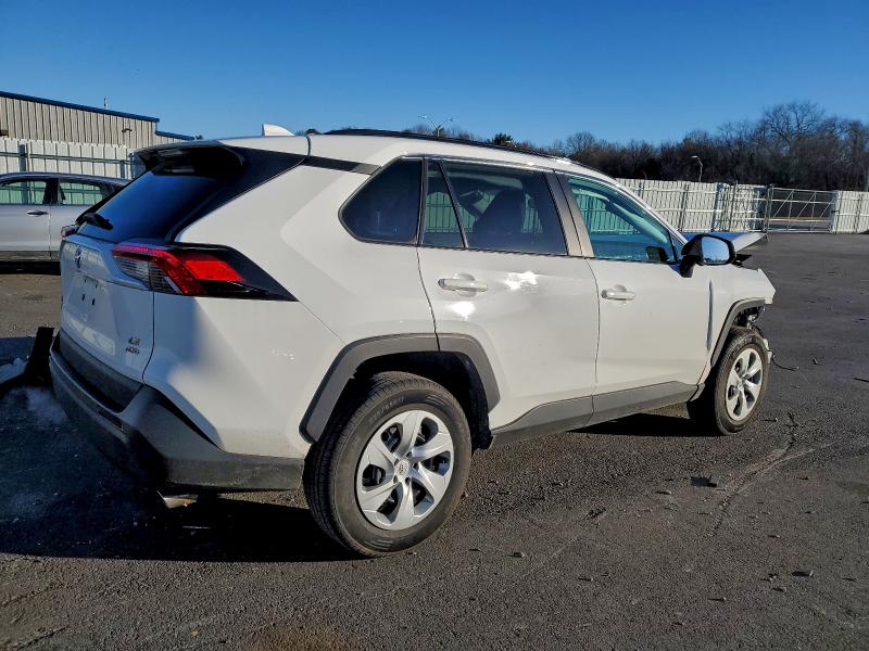 Фото 3 - TOYOTA RAV4