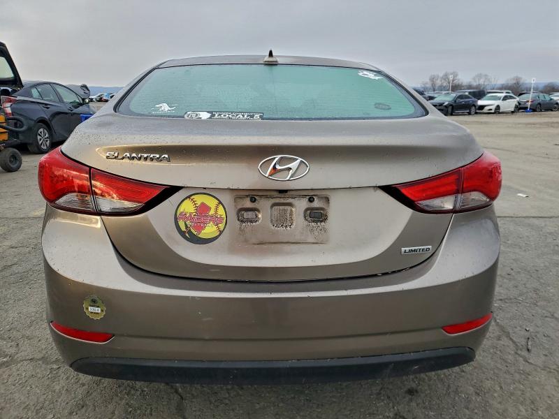 Фото 6 - HYUNDAI ELANTRA