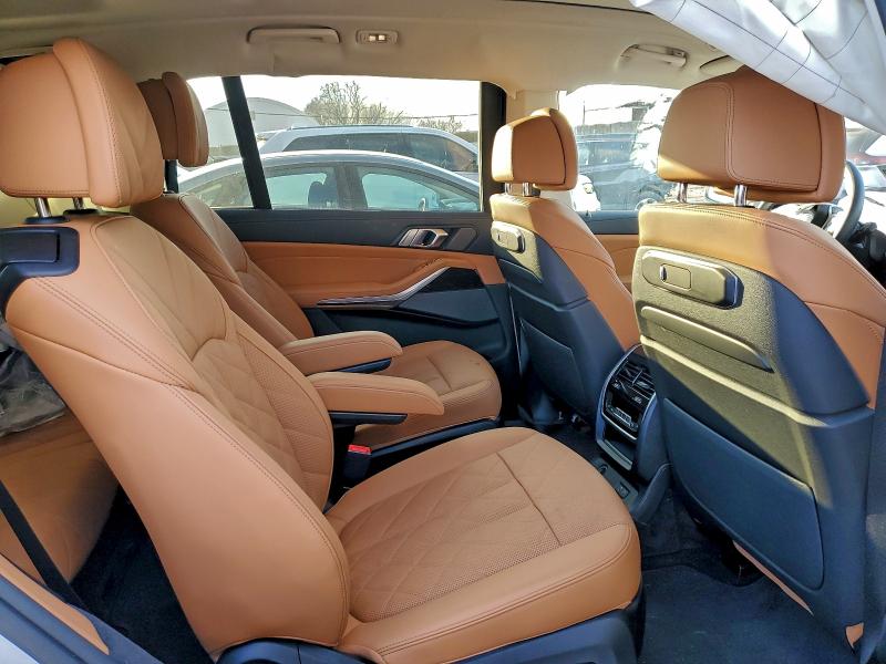 Фото 11 - BMW X7