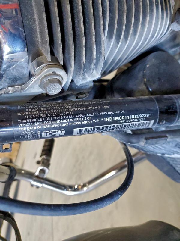 HARLEY-DAVIDSON FL 2018