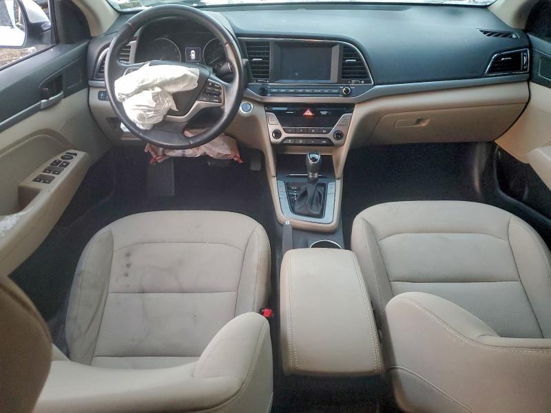 Фото 8 - HYUNDAI ELANTRA