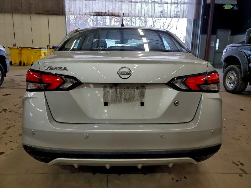 Фото 6 - NISSAN VERSA