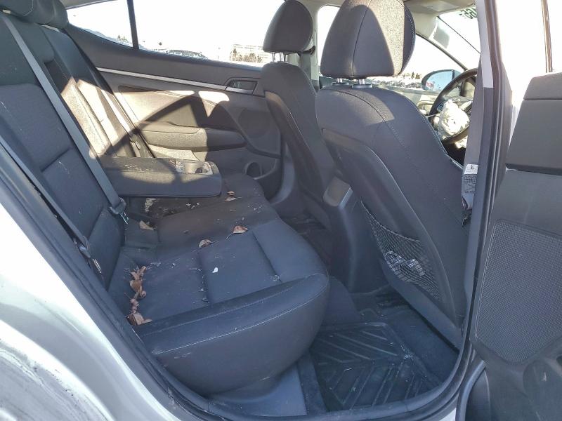 Фото 10 - HYUNDAI ELANTRA