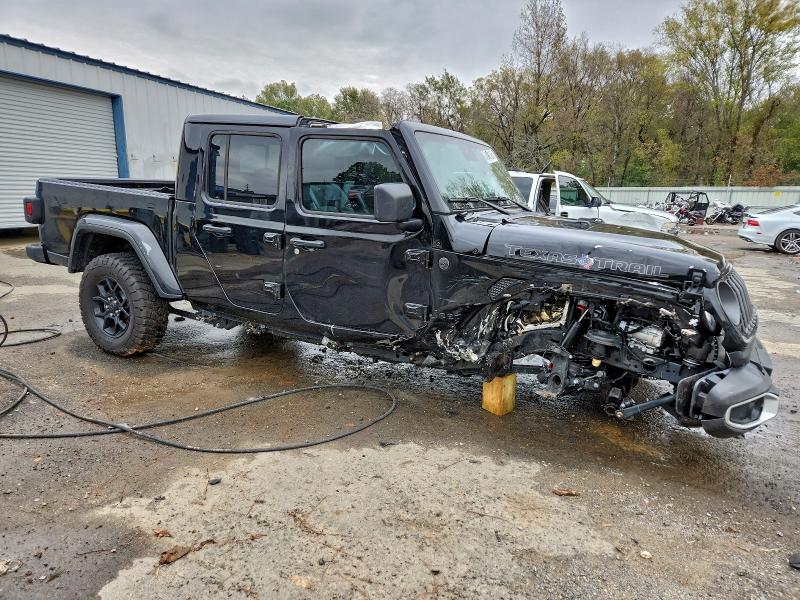 Фото 4 - JEEP GLADIATOR