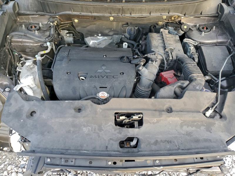 Фото 11 - MITSUBISHI OUTLANDER