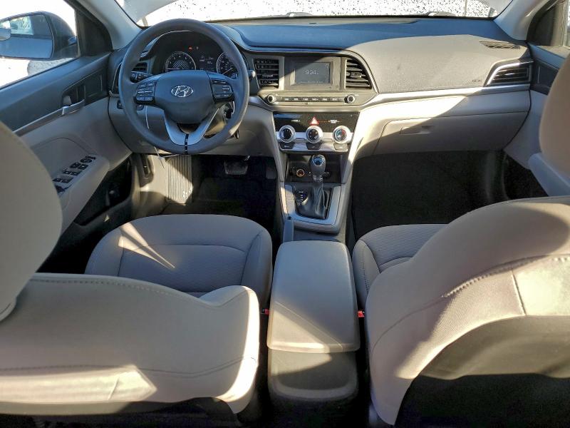 Фото 8 - HYUNDAI ELANTRA