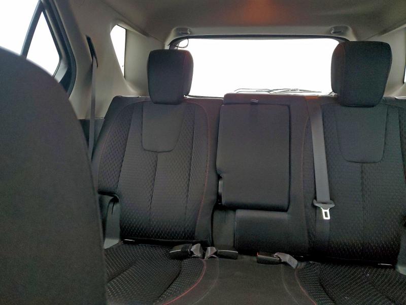 Фото 10 - CHEVROLET EQUINOX