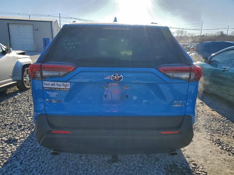 Фото 6 - TOYOTA RAV4