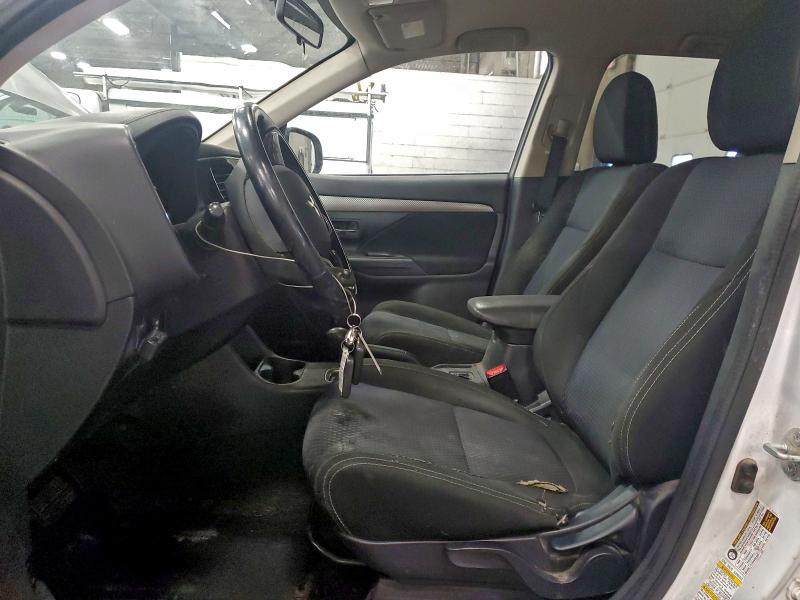 Фото 7 - MITSUBISHI OUTLANDER