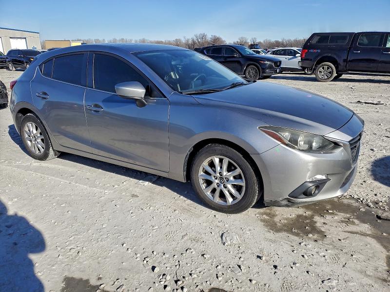 Фото 4 - MAZDA 3