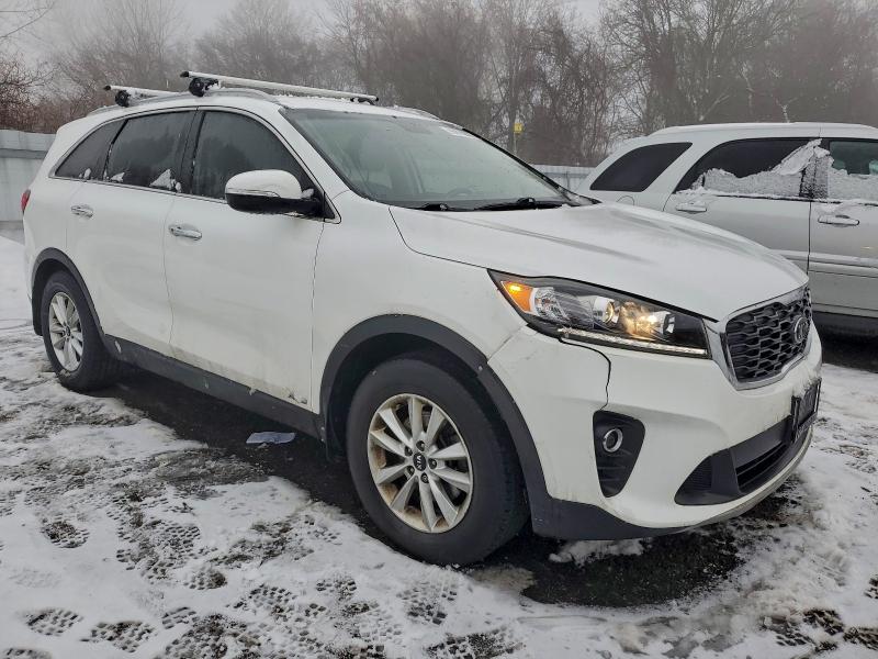 Фото 4 - KIA SORENTO