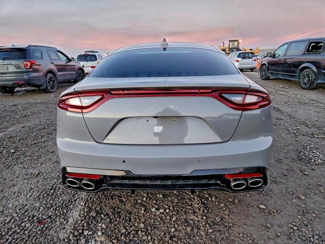 Фото 6 - KIA STINGER