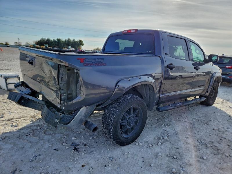 Фото 3 - TOYOTA TUNDRA