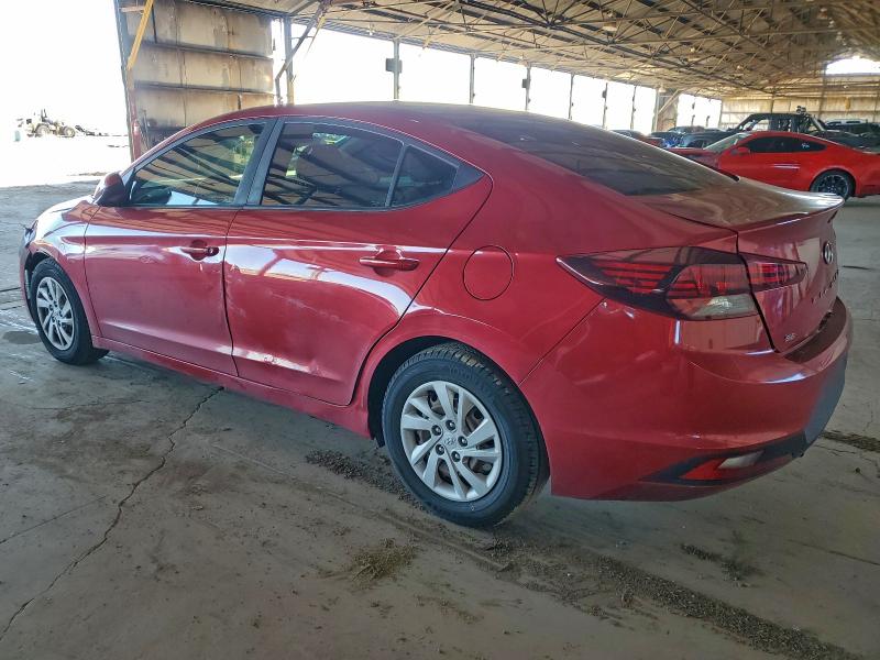 Фото 2 - HYUNDAI ELANTRA