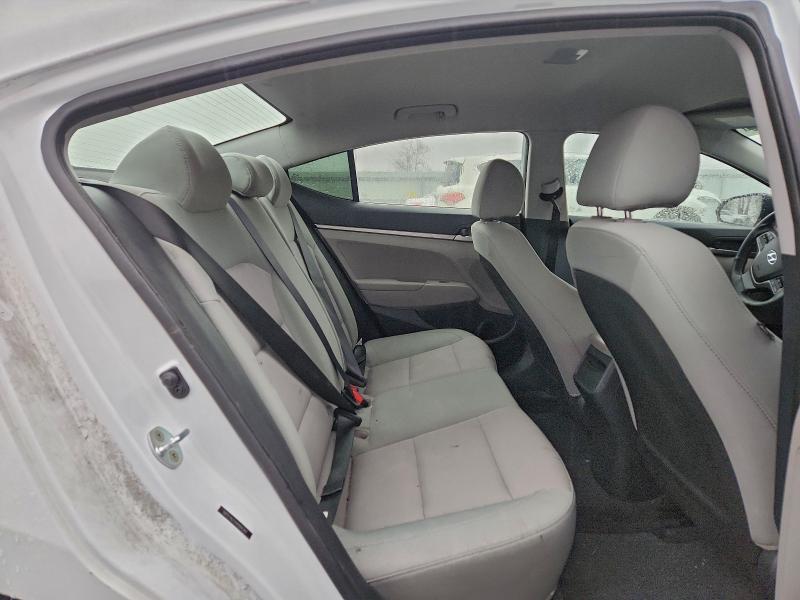 Фото 10 - HYUNDAI ELANTRA