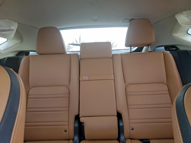 Фото 10 - LEXUS NX