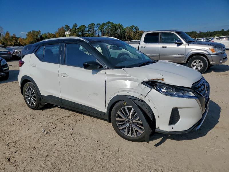 Фото 4 - NISSAN KICKS