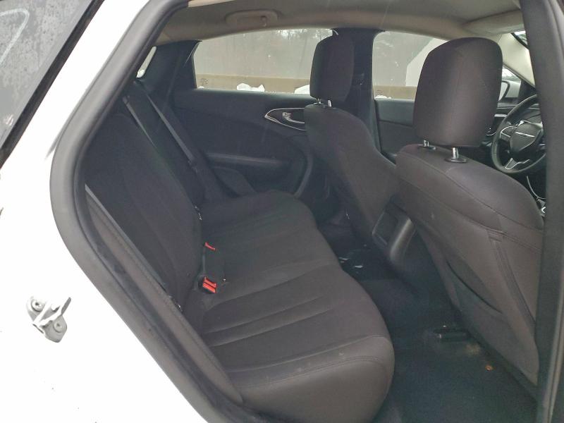 Фото 10 - CHRYSLER 200