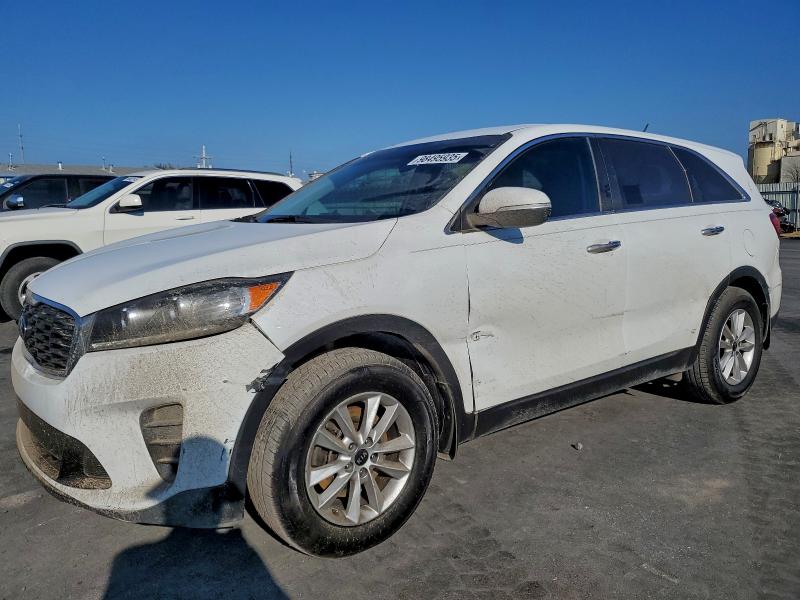Фото 1 - KIA SORENTO