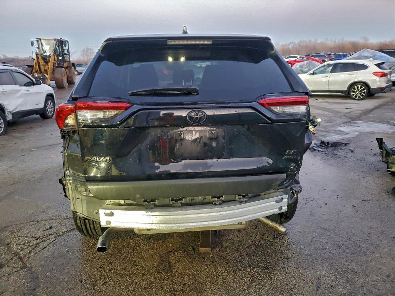 Фото 6 - TOYOTA RAV4