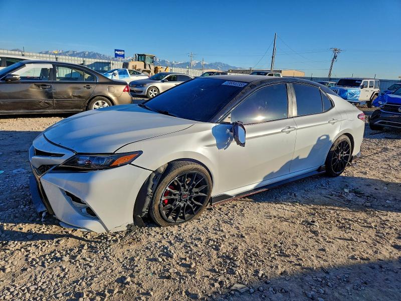 Фото 1 - TOYOTA CAMRY