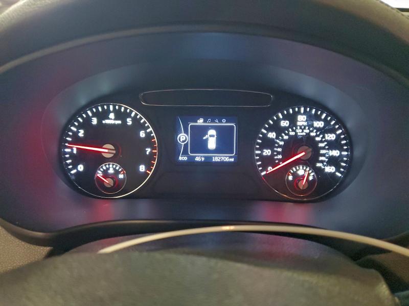 Фото 9 - KIA SORENTO