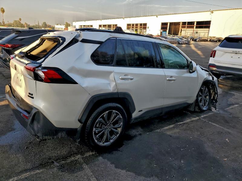 Фото 3 - TOYOTA RAV4