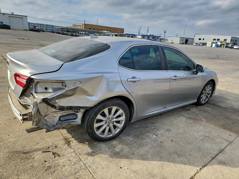 Фото 3 - TOYOTA CAMRY