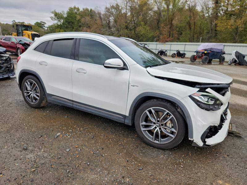 Фото 4 - MERCEDES-BENZ GLA-CLASS