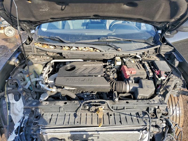 Фото 12 - NISSAN ROGUE