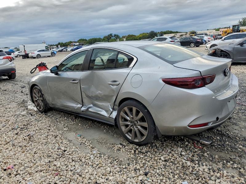 Фото 2 - MAZDA 3