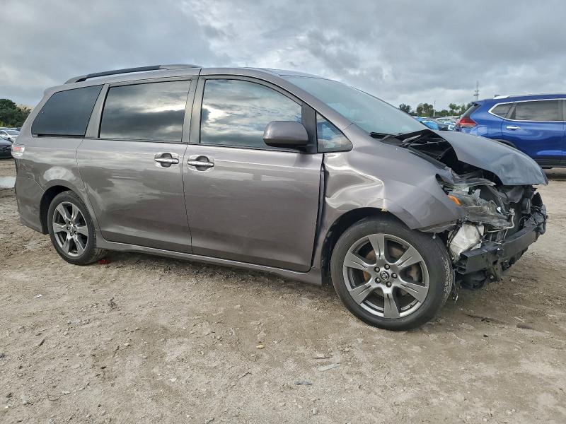 Фото 4 - TOYOTA SIENNA