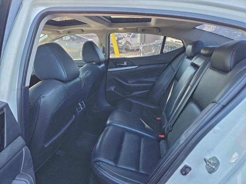 Фото 10 - NISSAN MAXIMA